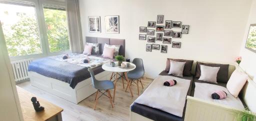 King Size Sunny Home 19 minutes to Center - Housity