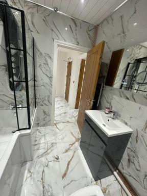 THE LUXE APARTMENTS - Burton upon Trent - Short & Long Stay Luxury Accommodation - Housity