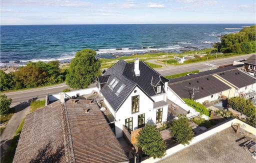 Stunning Home In Allinge With Wifi - Housity