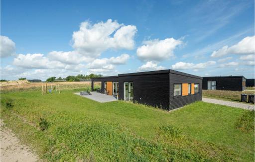 4 Bedroom Stunning Home In Løgstrup - Housity