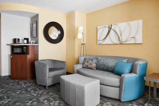 Courtyard by Marriott Newark Downtown - Housity