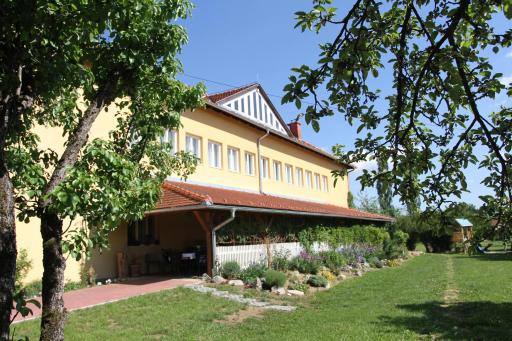 Resort Stara Škola - Housity