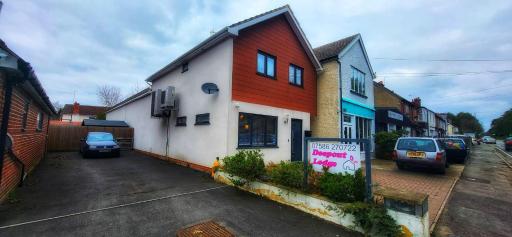 Deepcut Lodge Bed & Breakfast - Housity