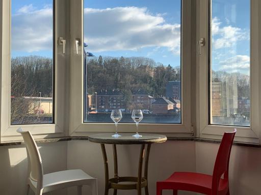 Riverbank Guest House - Housity