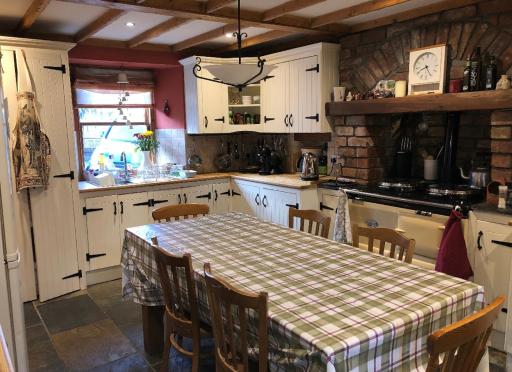 Country home near the airport - Housity