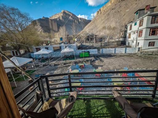 The Alpinist cafe and Retreat - Housity