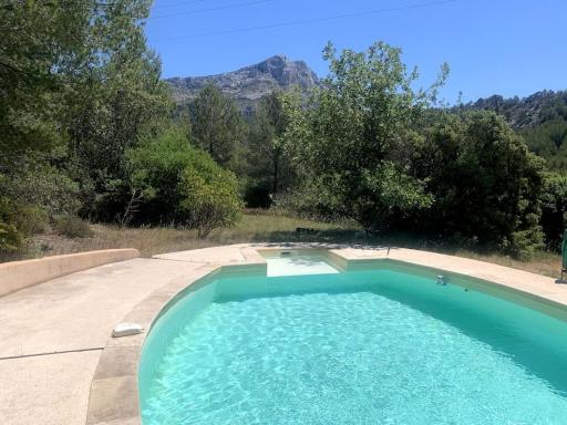 Maison à Aix en provence au pied de la Sainte Victoire - Housity