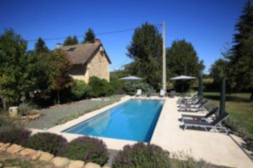 LE SORBIER 2 BED/2 BATH GITE WITH SWIMMING POOL - Housity