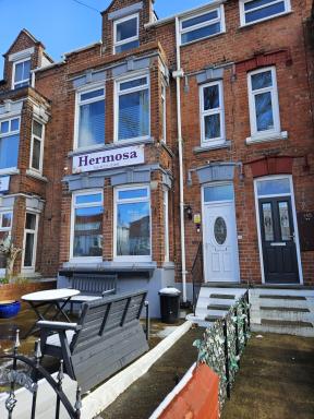 Hermosa Guest House - Housity