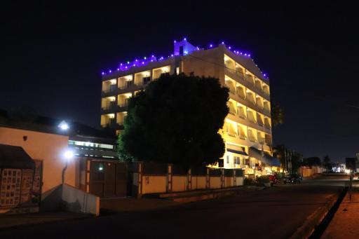 Maple Leaf Korean Hotel - Housity