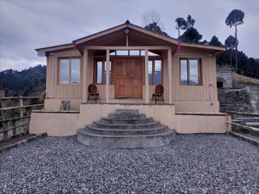Adults Only! Kashmir Eagle Heights Cottage & Restaurant by LMC - Housity