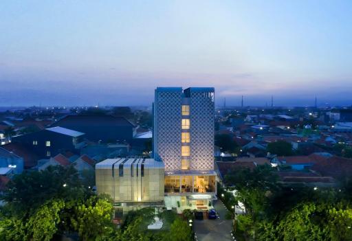 KHAS Tegal Hotel - Housity