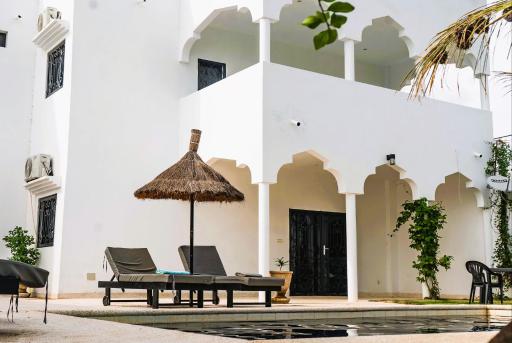 La Baraka, extravagant villa for 8 with pool in Saly - Housity