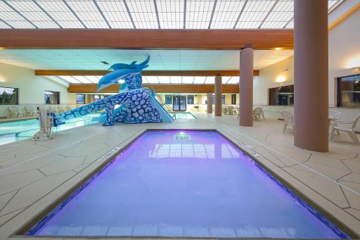 Grand Marquis Waterpark Hotel & Suites - Housity