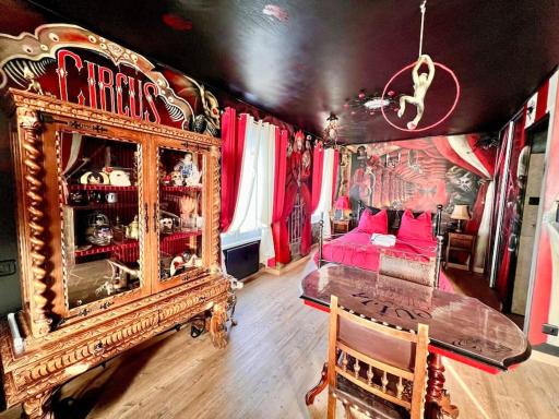 Le Cirque Ensorcelé - Le Studio Maudit & Cosy - Housity