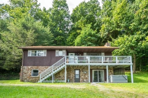 Lazy Bear Cove - Housity