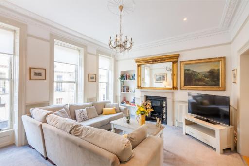 City Centre Stunning House-Roman Baths - 3min walk - 4 Bedrooms - Housity