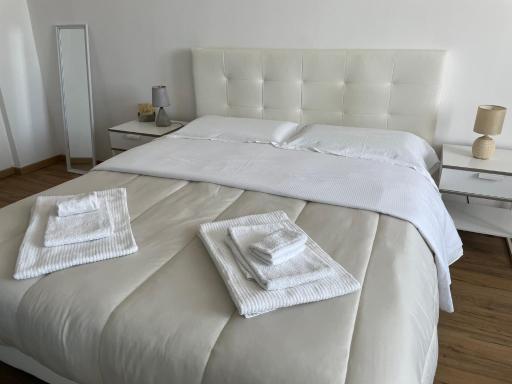 Cavour16 rent bedrooms - Housity
