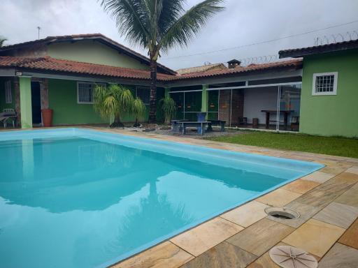 Beliíssima casa de praia com piscina em Itanhém, Jardim Grandesp - Housity