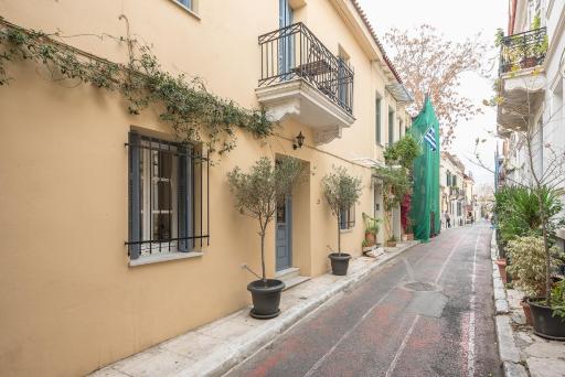 Athenian Niche in Plaka Villa by Athenian Homes - Housity