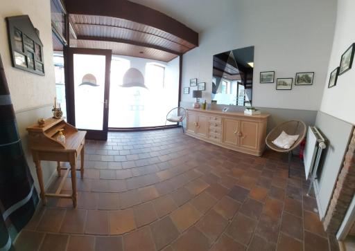 Le Pepin Dort - Housity