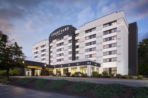 Courtyard Shelton - Housity