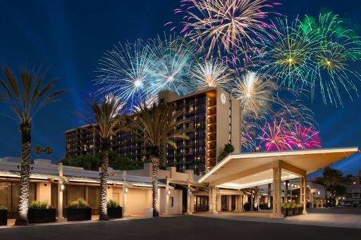 Sheraton Park Hotel at the Anaheim Resort - Housity