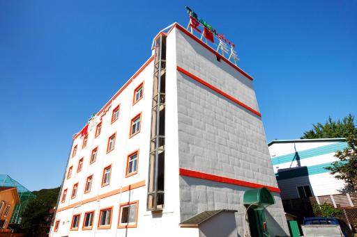 Traum Hotel & Condo - Housity