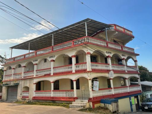 Arnold's Guest House - Housity