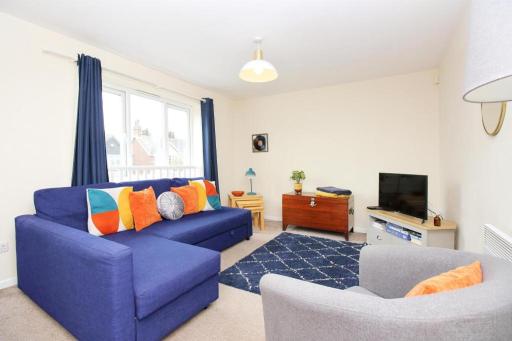 Stylish Hidden Gem of Newark - Sleeps 6 - Housity