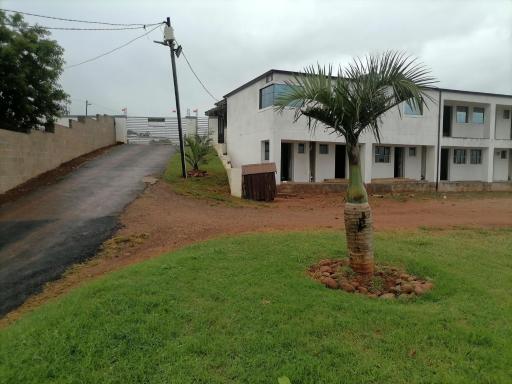 BF Dlamini Guesthouse - Housity