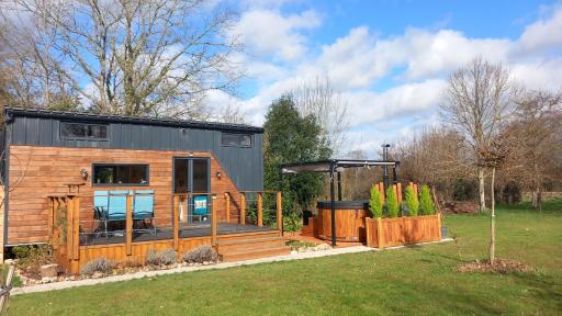 INSOLITE La Tiny House du Lutin Many et son Bain Nordique - Housity