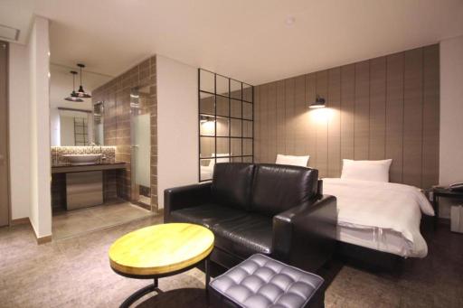 Paradise Hotel - Housity