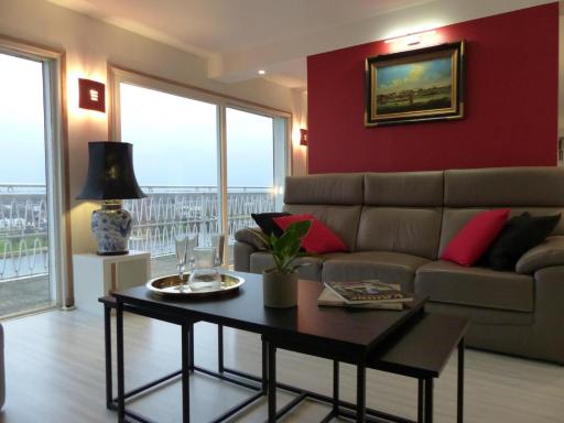 Appartement lumineux à Moulins avec terrasse et proche centre - FR-1-489-413 - Housity