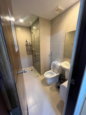 Iloilo Staycation with a Pool, Gym and Playroom - Housity