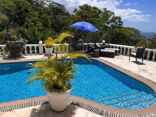 Casa Doro Romantic setting with golden sunset view - Housity