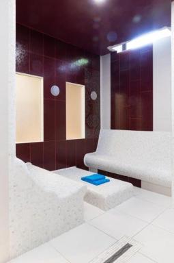 Golden Ball Club - Housity