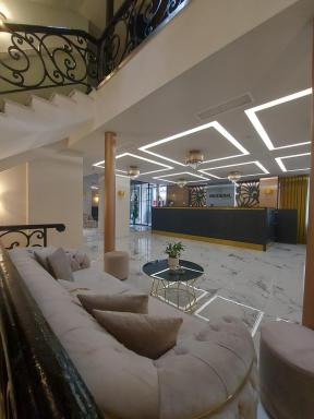 Modern Revival Luxury Hotel - Housity