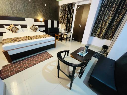 Hotel Mani International - Housity