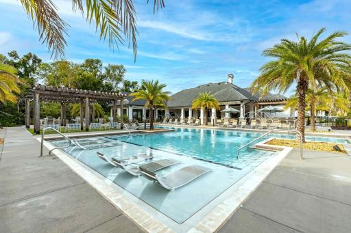Chic 1 and 2 Bedroom Apartments at Vintage Amelia Island next to Fernandina Beach - Housity