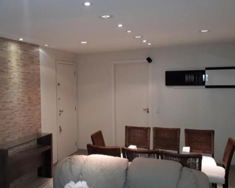 Lindo apartamento no coração da cidade - APARTAMENTO INTEIRO OU SEJA NÃO É COMPARTILHADO COM OUTRAS PESSOAS - Perto de tudo - 2 quartos - Ar condicionado - Churrasqueira - Cozinha completa - 120 metros quadrados ao todo - Quartos com 12 metros quadrados - Housity