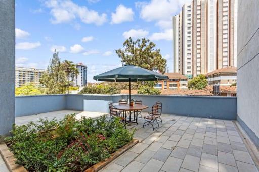 Cozy and low budget self-contained bedroom in a kilimani shared apartment - Housity