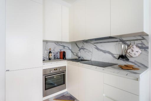 White Candle Apt, Close to Gemelli and City Center - Housity