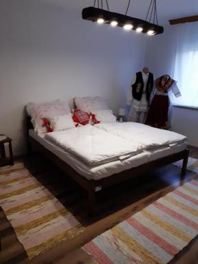 Etno Ana - Housity