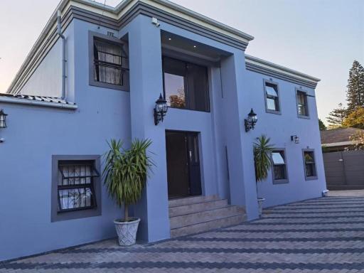 Victoria Guest Lodge - Housity