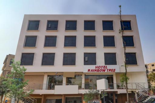 Hotel Rainbow Tree - Housity