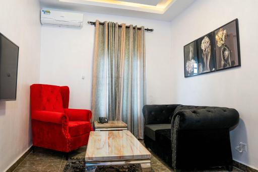 Momak8 hotel - Housity