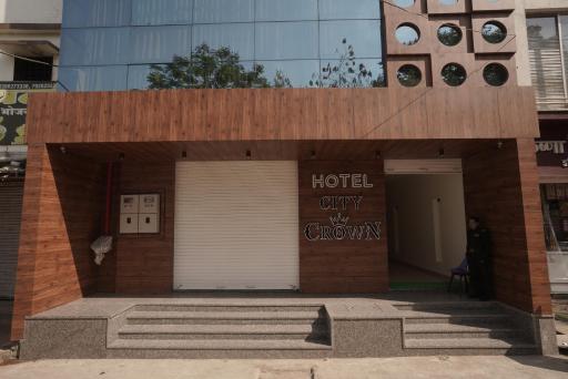 HOTEL CITY CROWN - Housity