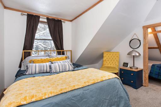 Black Diamond Mine Bed & Butter - Housity