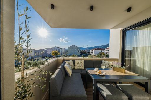 K Residence & Apartment - Housity